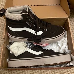 NWT NEW Filmore HI Vans - Suede Sherpa Chocolate 6.5